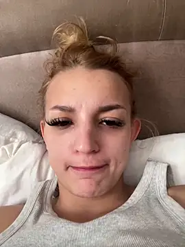 Snapshot of SashaPri chatting on 03.02.26 SashaPri online show from 03.02.26