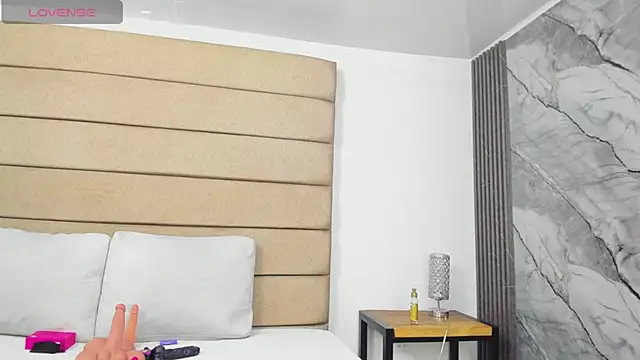 ely brown  online show from 04.11.26