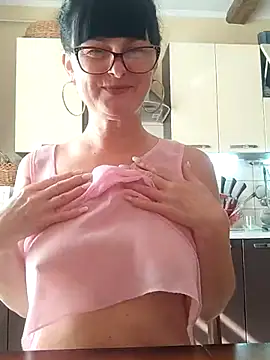 Snapshot of AliceSwan57 chatting on 06.25.26 AliceSwan57 online show from 06.25.26