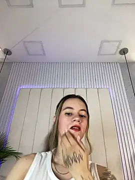 JuliaColemann online show from 03.14.26