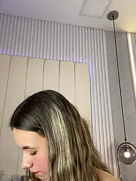 JuliaColemann online show from 03.19.26