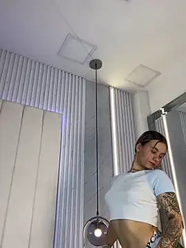 JuliaColemann online show from 03.21.26