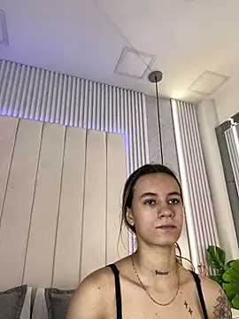 JuliaColemann online show from 04.16.26