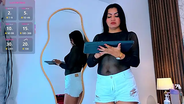 Snapshot of naomy_smithxx chatting on 02.10.26 naomy smithxx online show from 02.10.26