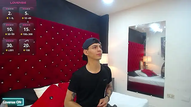 Logan Woods online show from 02.03.26