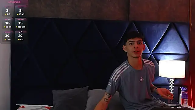 Logan Woods online show from 03.02.26