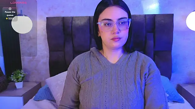 Snapshot of vicky_grey chatting on 06.02.26 vicky grey online show from 06.02.26