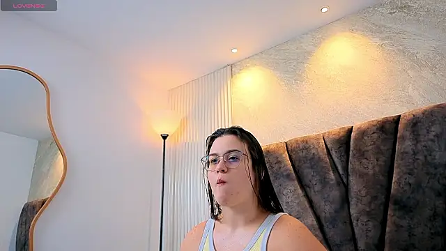 Snapshot of zoe_hugeboobs chatting on 02.10.26 zoe hugeboobs online show from 02.10.26