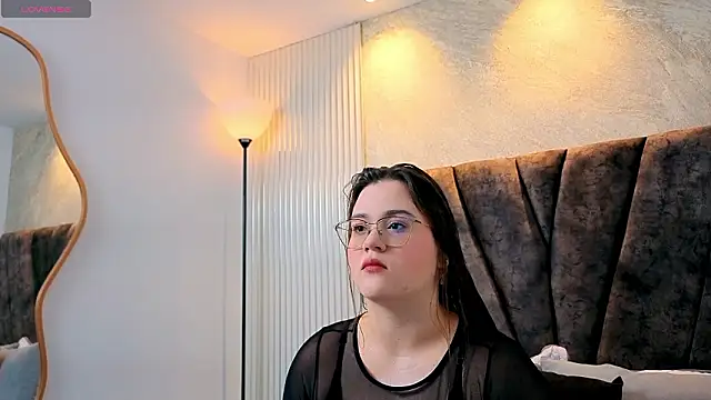 Snapshot of zoe_hugeboobs chatting on 02.12.26 zoe hugeboobs online show from 02.12.26