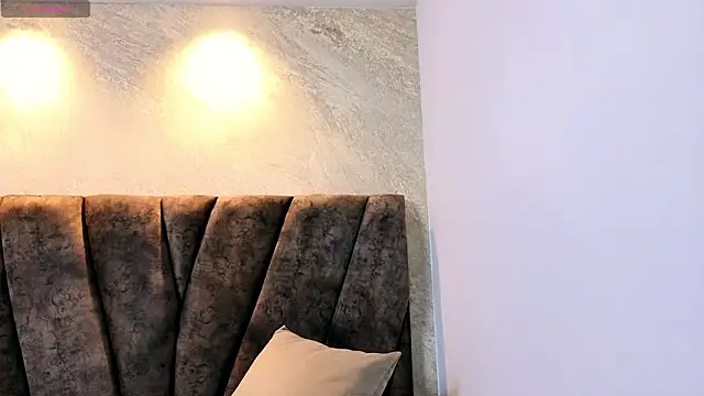 Snapshot of zoe_hugeboobs chatting on 02.25.26 zoe hugeboobs online show from 02.25.26