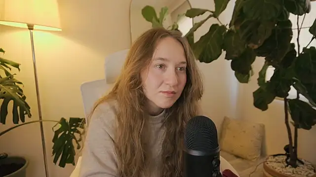 Scarlett NoirMuse online show from 02.15.26