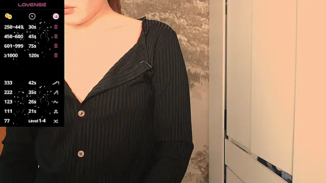 Hiaru Cutie online show from 11.05.25