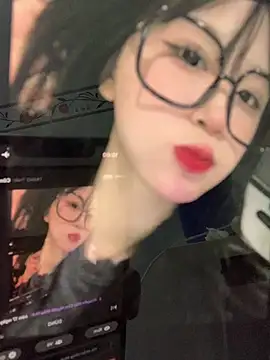 Snapshot of Nana-mup chatting on 02.01.26 Nana-mup online show from 02.01.26