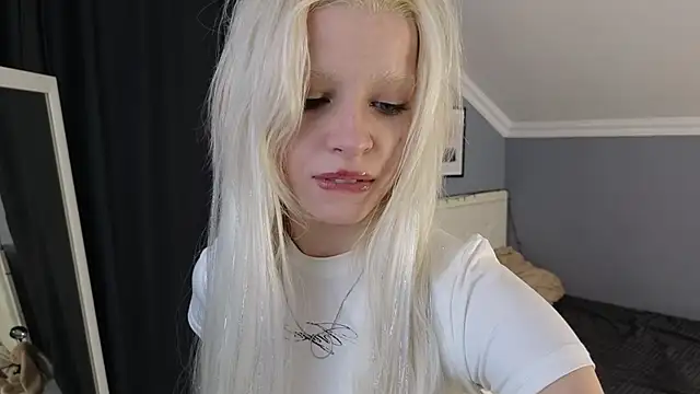 Naomi Demio online show from 03.13.26