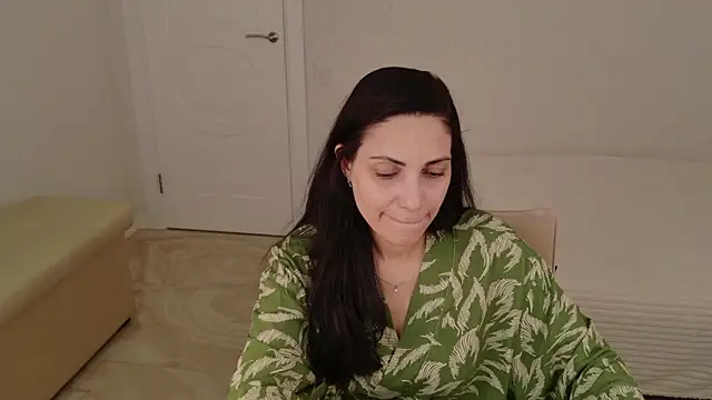 LovelyBeatrice online show from 03.26.26