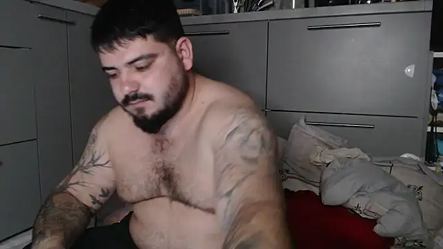 Snapshot of HiddendesireXO01 chatting on 03.01.26 HiddendesireXO01 online show from 03.01.26