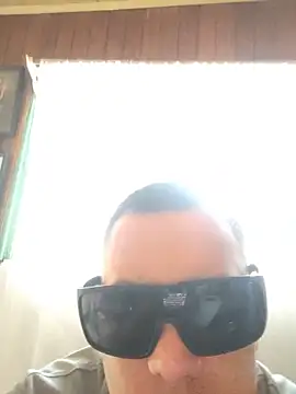 Snapshot of LUis3194 chatting on 05.16.26 LUis3194 online show from 05.16.26