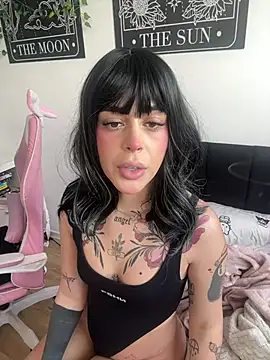 Snapshot of ariane_kimiko chatting on 05.26.26 ariane kimiko online show from 05.26.26