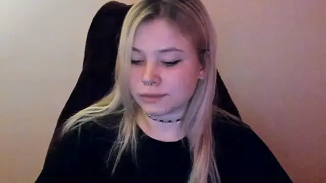 Snapshot of Lulu_Di chatting on 02.05.26 Lulu Di online show from 02.05.26