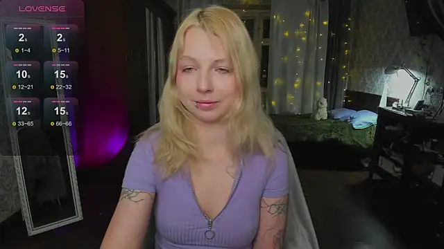 Snapshot of yourlovelyeve chatting on 02.15.26 yourlovelyeve online show from 02.15.26