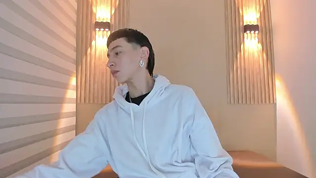 Snapshot of lian_cameron chatting on 02.03.26 lian cameron online show from 02.03.26