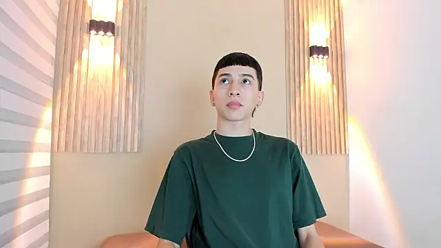 Snapshot of lian_cameron chatting on 02.05.26 lian cameron online show from 02.05.26