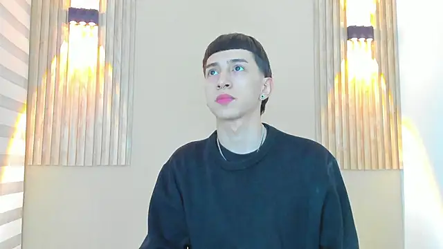 Snapshot of lian_cameron chatting on 02.19.26 lian cameron online show from 02.19.26