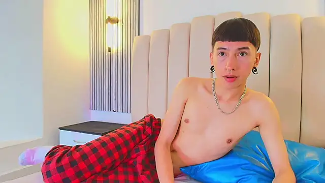 lian cameron online show from 04.13.26