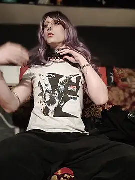 Snapshot of Miaxma chatting on 05.14.26 Miaxma online show from 05.14.26