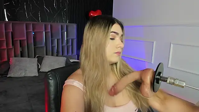 Snapshot of Liiahfontaine chatting on 02.20.26 Liiahfontaine online show from 02.20.26