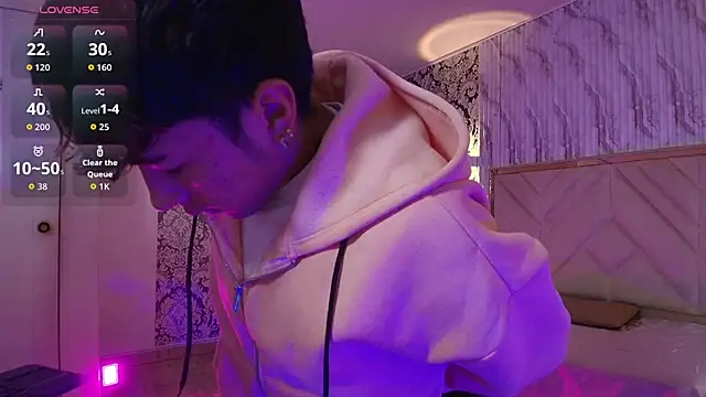 Snapshot of osamu_tay chatting on 02.23.26 osamu tay online show from 02.23.26