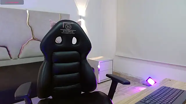 TINY TAY online show from 03.07.26