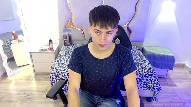 Snapshot of EVAN_TAY chatting on 02.07.26 EVAN TAY online show from 02.07.26