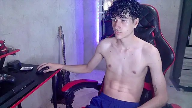 Snapshot of Johnny_cagee_ chatting on 07.14.26 Johnny cagee online show from 07.14.26