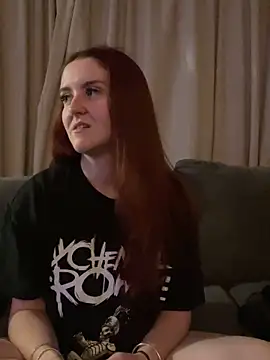 Snapshot of PoppySlut6999 chatting on 02.09.26 PoppySlut6999 online show from 02.09.26