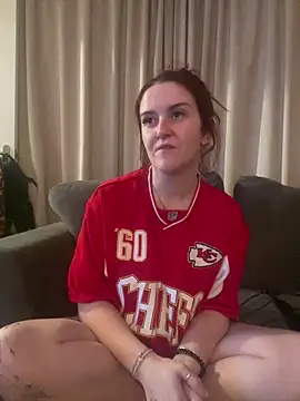 Snapshot of PoppySlut6999 chatting on 02.15.26 PoppySlut6999 online show from 02.15.26