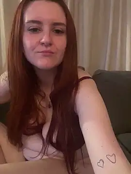 Snapshot of PoppySlut6999 chatting on 03.03.26 PoppySlut6999 online show from 03.03.26