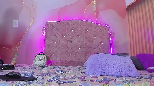 Melanie  Evans online show from 02.20.26