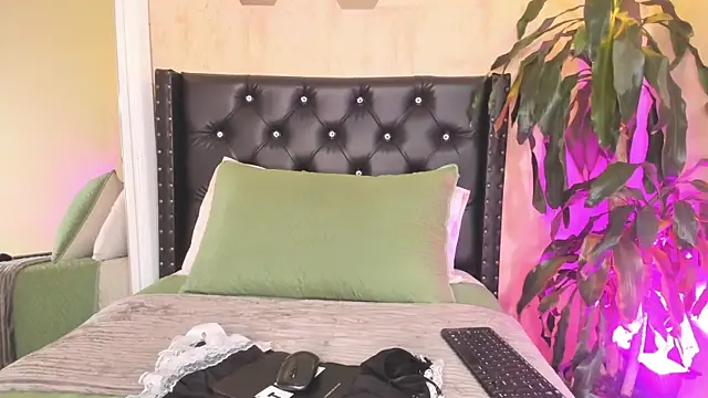 Snapshot of gemma-rios chatting on 02.27.26 gemma-rios online show from 02.27.26