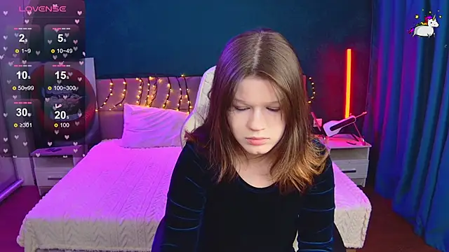 Snapshot of Lunatrend chatting on 02.16.26 Lunatrend online show from 02.16.26