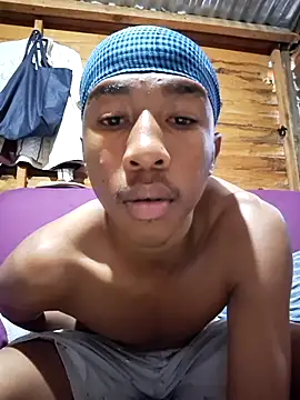 Snapshot of Peterveero12 chatting on 02.18.26 Peterveero12 online show from 02.18.26