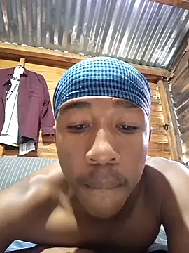 Snapshot of Peterveero12 chatting on 02.22.26 Peterveero12 online show from 02.22.26