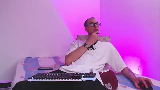 Snapshot of Vlad__night chatting on 02.10.26 Vlad night online show from 02.10.26