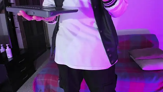 Snapshot of Vlad__night chatting on 02.21.26 Vlad night online show from 02.21.26