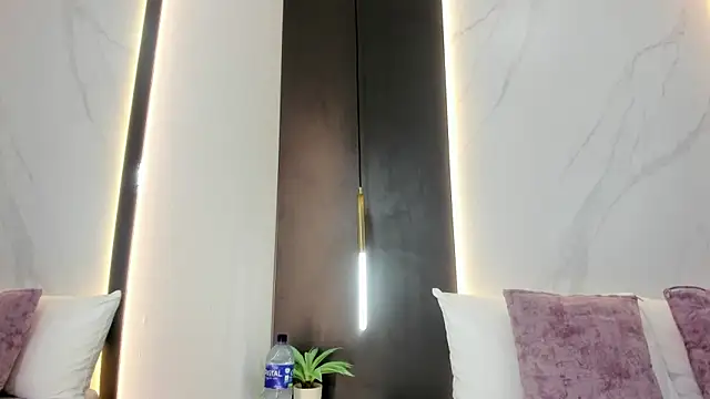 Snapshot of valeryn__rosse chatting on 02.08.26 valeryn rosse online show from 02.08.26