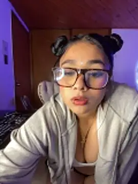 Snapshot of Violetta_pinkk1 chatting on 03.03.26 Violetta pinkk1 online show from 03.03.26