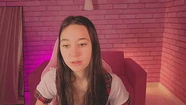 Snapshot of Nicole_Brownie chatting on 02.11.26 Nicole Brownie online show from 02.11.26