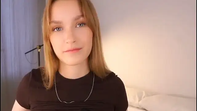 Snapshot of HellenSpelly chatting on 02.22.26 HellenSpelly online show from 02.22.26