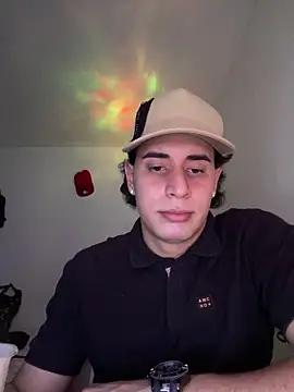 Snapshot of Maximuz1920 chatting on 05.25.26 Maximuz1920 online show from 05.25.26