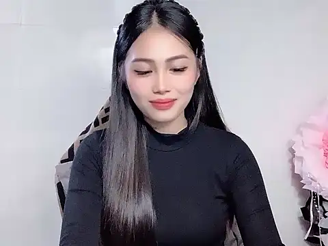 Snapshot of Thuy79 chatting on 02.15.26 Thuy79 online show from 02.15.26